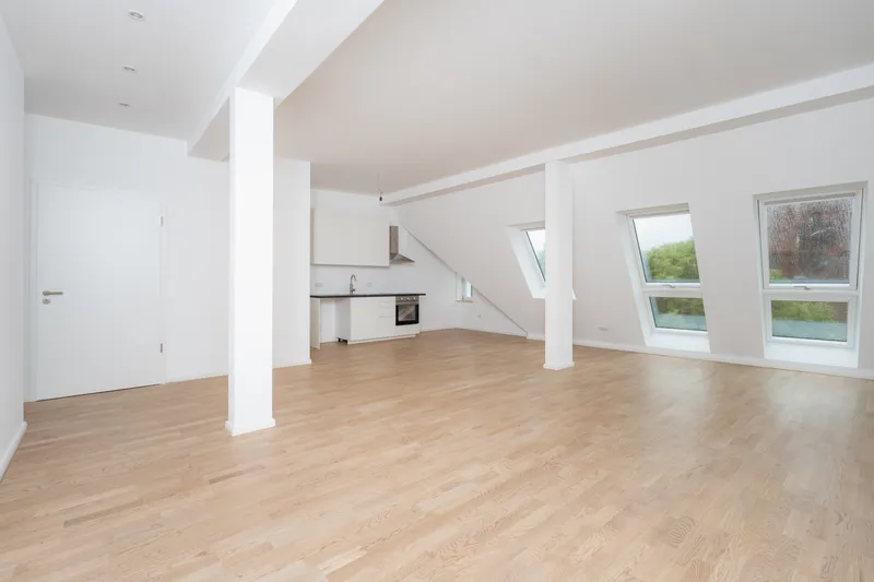 Erstbezug im Dachgeschoss: Exklusive 2-Zimmer-Neubauwohnung mit Terrasse im Schillerkiez — photo 1